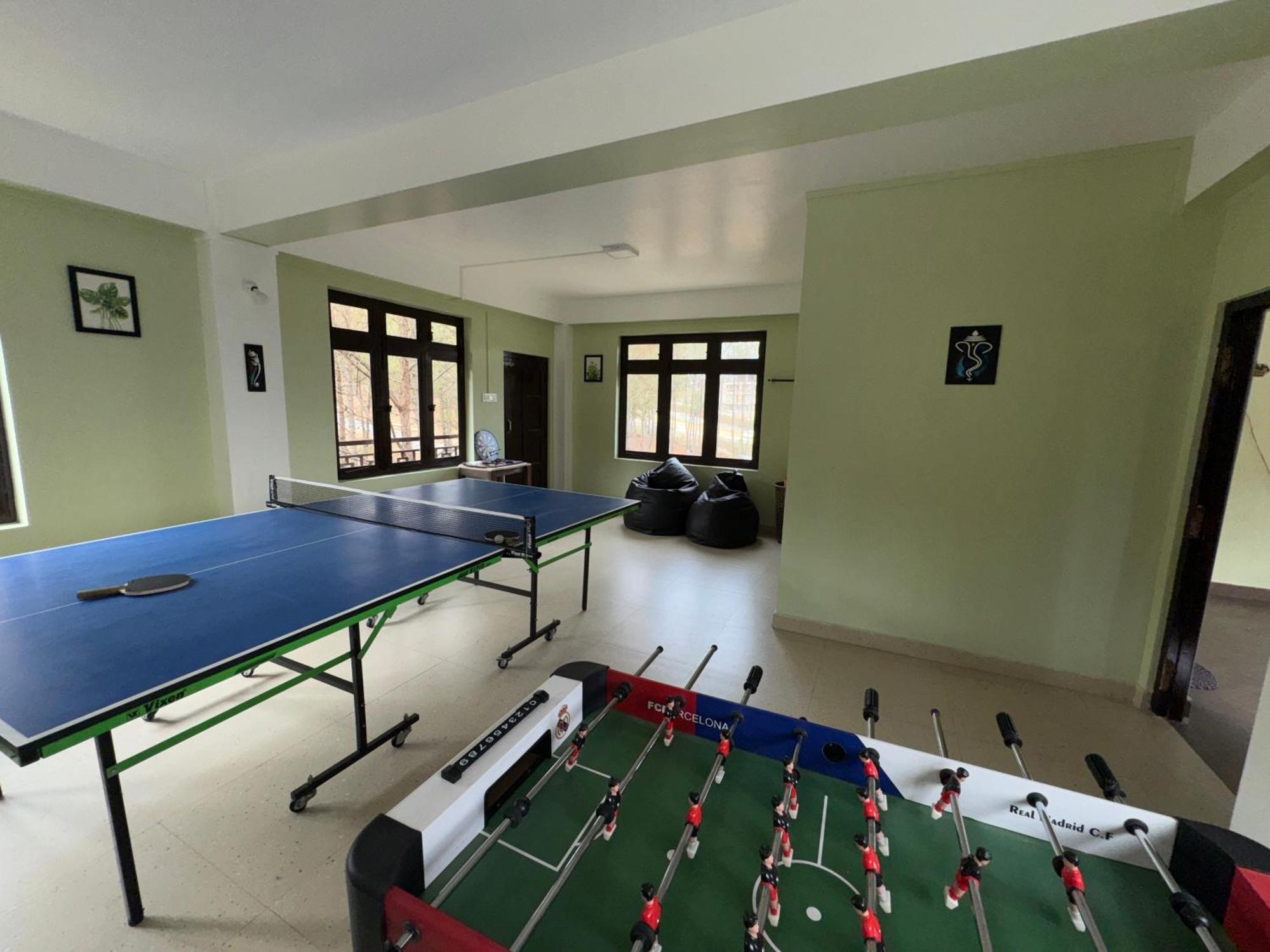Xtsy Travellers Hostel シロン エクステリア 写真